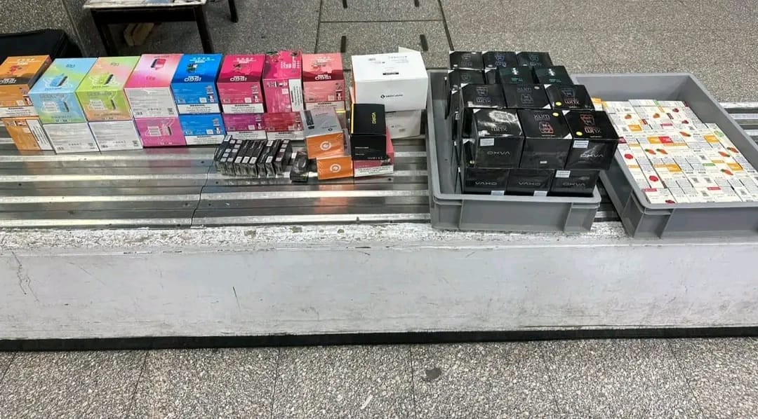 جمارك مطار الغردقة تضبط 4 محاولات لتهريب شيش إلكترونية ومستلزماتها