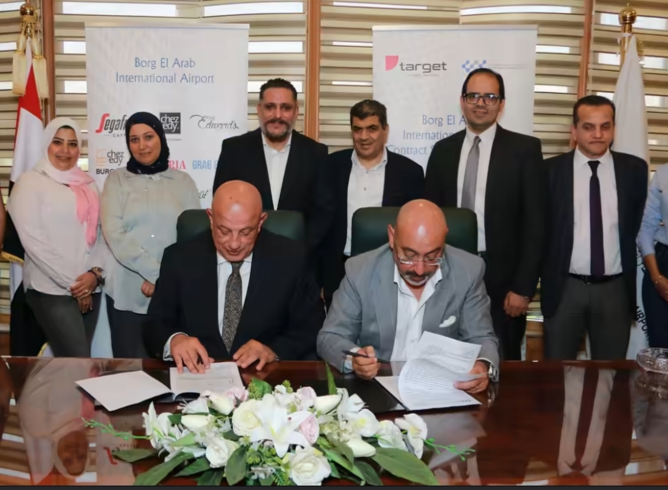 المصرية للمطارات وتارجت يعززان جودة الخدمات بمطار برج العرب باتفاقية جديدة