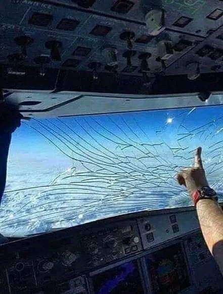 زجاج قمرة القيادة ..درع شفاف يحمي الطيارين في أقسى الظروف