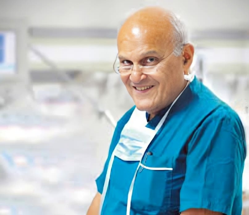 إطلاق اسم الدكتور مجدي يعقوب على صالة كبار الزوار بمطار أسوان الدولي