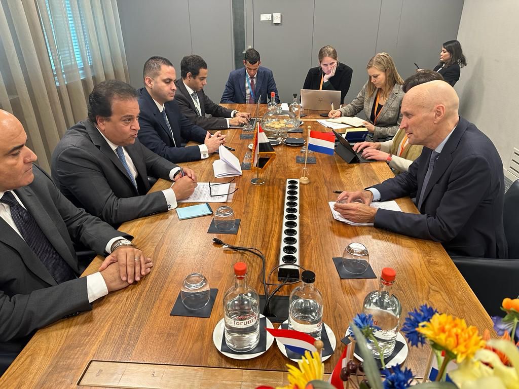 وزير الصحة يلتقي نظيره الهولندي لدعم التعاون بين الجانبين في القطاع الصحي