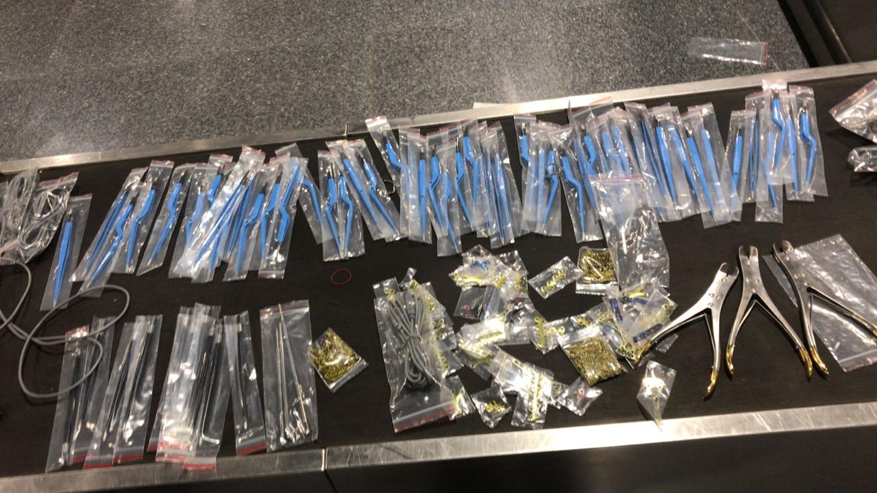 تحرير 3 محاضر ضبط جمركي في مطار سفنكس والصالة الموسمية