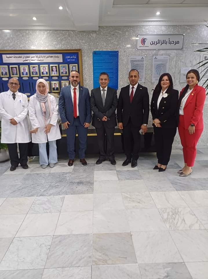 زيارة وفد عراقي لمستشفى مصر للطيران للاطلاع على تجربة الاعتماد الصحي الدولي