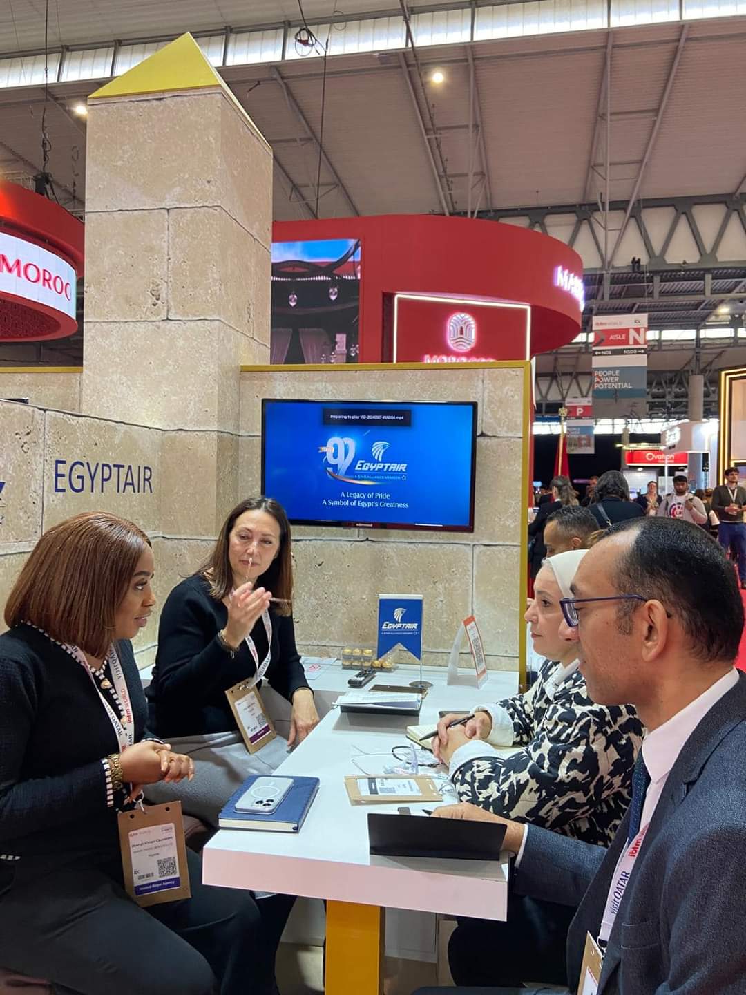 مصر للطيران تعزز التعاون السياحي مع إسبانيا بمشاركتها في معرض IBTM ببرشلونة