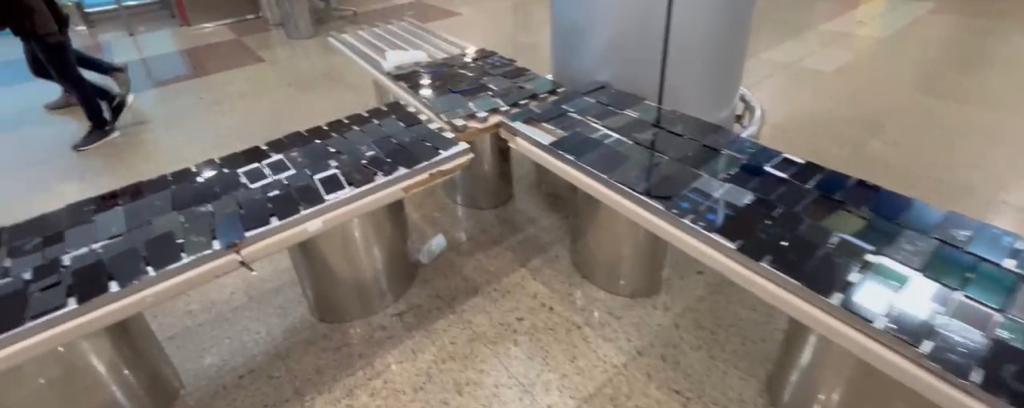 ضبط 1000 شاشة تليفون و562 رخصة سيارة بحوزة راكبين في مطار القاهرة