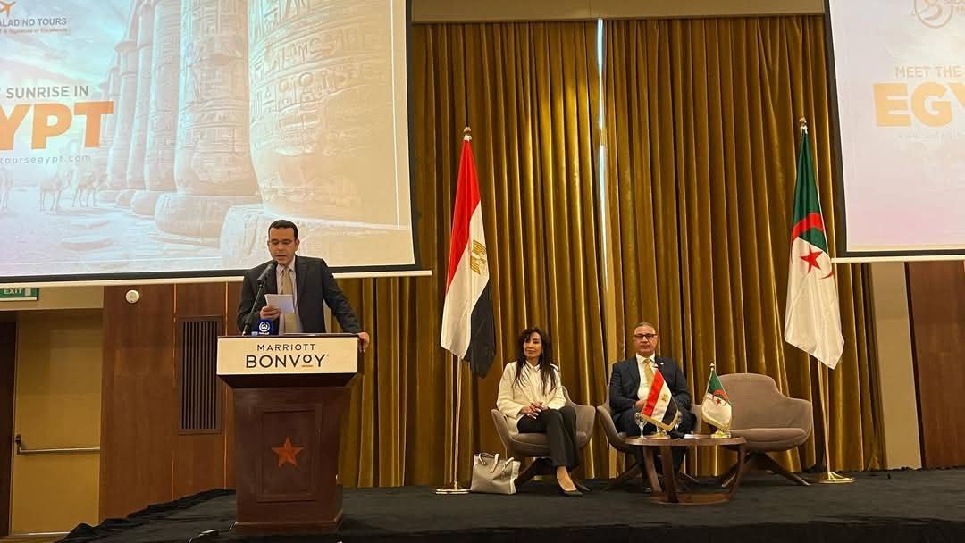 تكريم مصر للطيران في الجزائر تقديراً لإسهاماتها في تنشيط السياحة بين البلدين