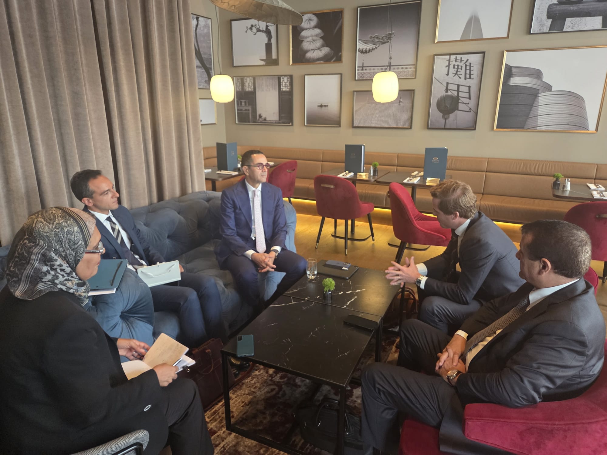 وزير الاستثمار يبحث مع ديمي البلجيكية إقامة مشروعات في الطاقة الشمسية والهيدروجين الأخضر والاسمدة