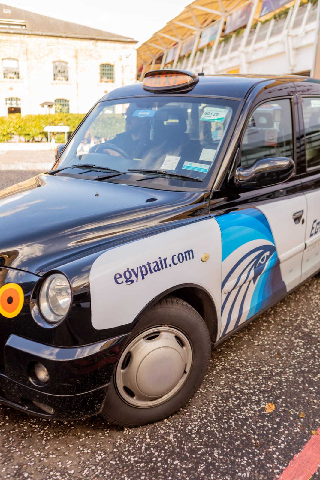 مصر للطيران تطلق حملة ترويجية علي تاكسي لندن تزامناً مع معرض سوق السفر العالمي