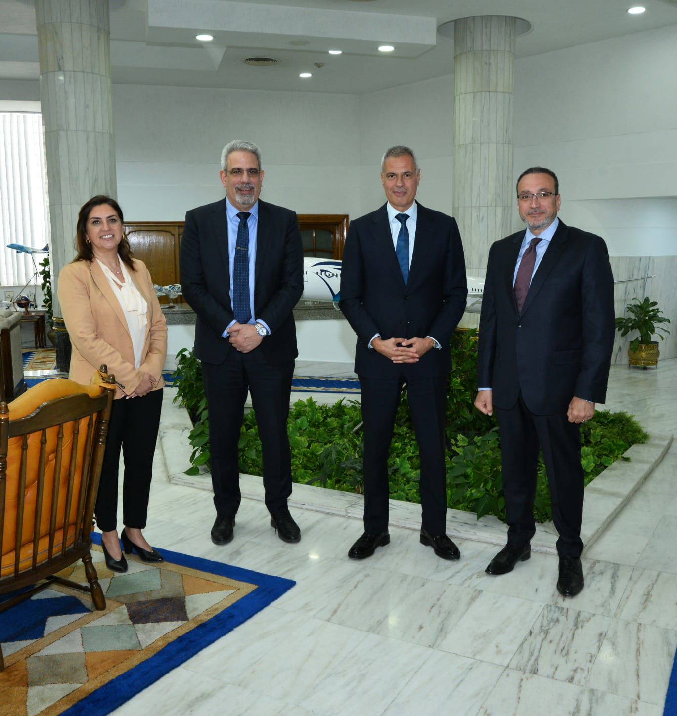 تعزيزاً للتعاون الإقليمي والدولي في النقل الجوي .. رئيس "مصر للطيران" يلتقي نائب رئيس "إياتا" لأفريقيا والشرق الأوسط