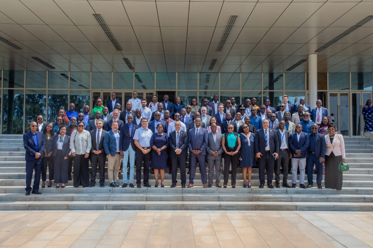 القابضة للمطارات تشارك بفاعلية في صياغة مستقبل المطارات الإفريقية