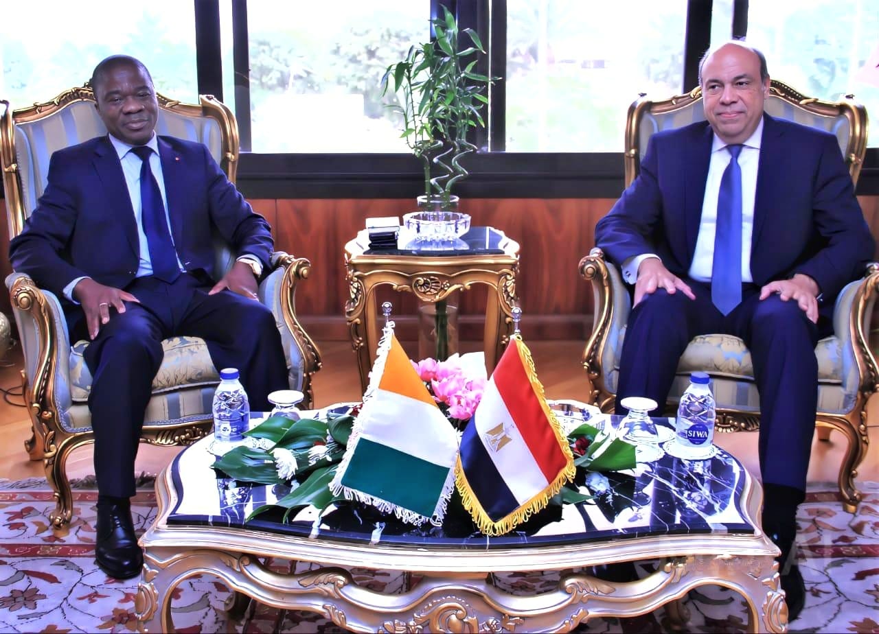 وزير الطيران : مصر تسعى لتوسيع التعاون مع كوت ديفوار في مجال الطيران المدني وتقديم الدعم الفني للأشقاء الأفارقة