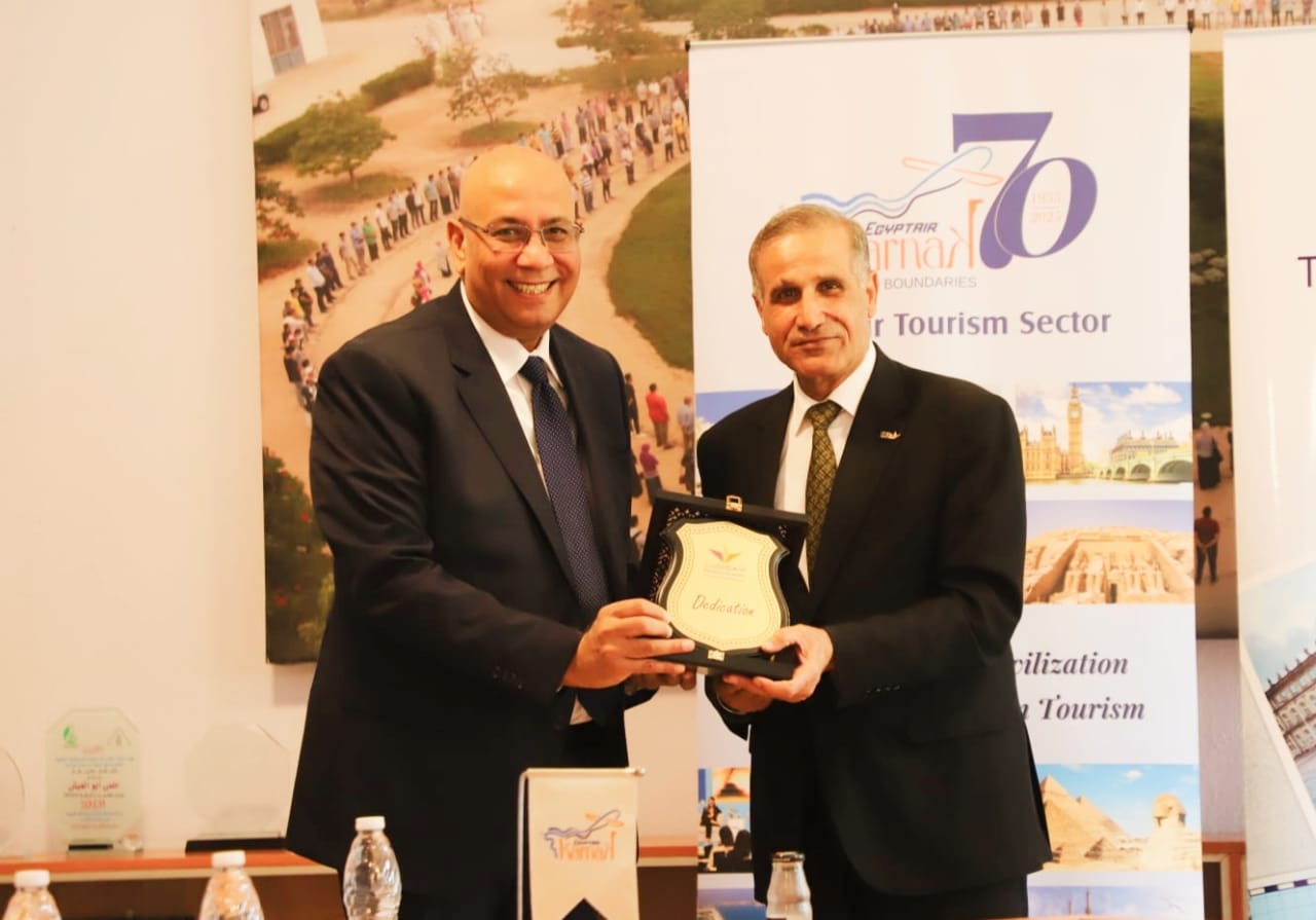 مصر للطيران تعزز شراكاتها السياحية بتوقيع 9 بروتوكولات مع جامعة هليوبوليس وسيكم القابضة