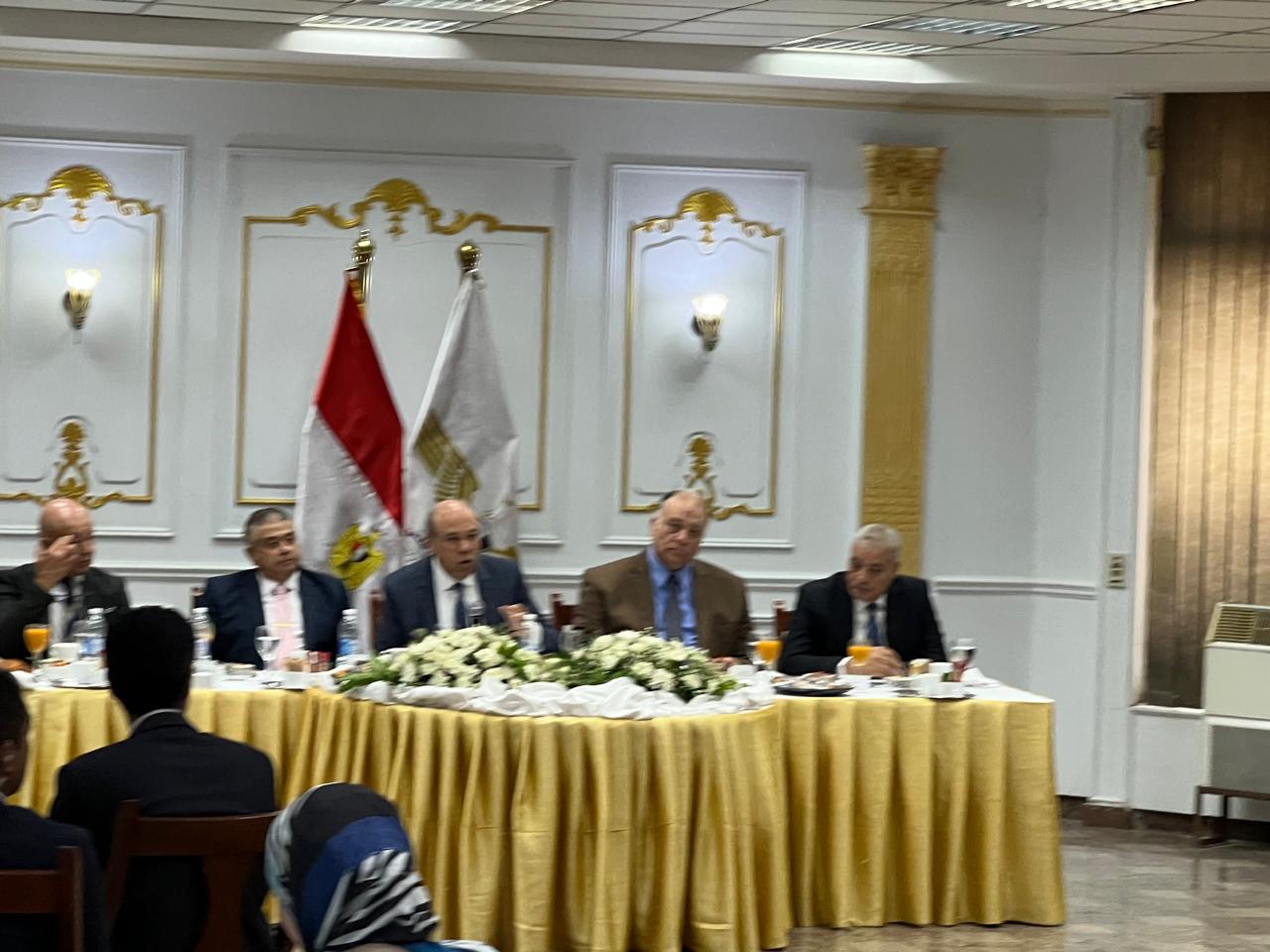 وزير الطيران يؤكد التعاون الشامل مع شركات الطيران الخاصة وفتح خطوط جديدة