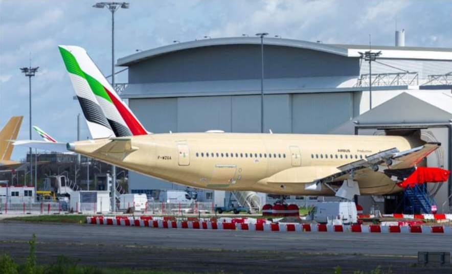 إطلاق أول طائرة إيرباص A350-900 لطيران الإمارات من قلب تولوز الفرنسية