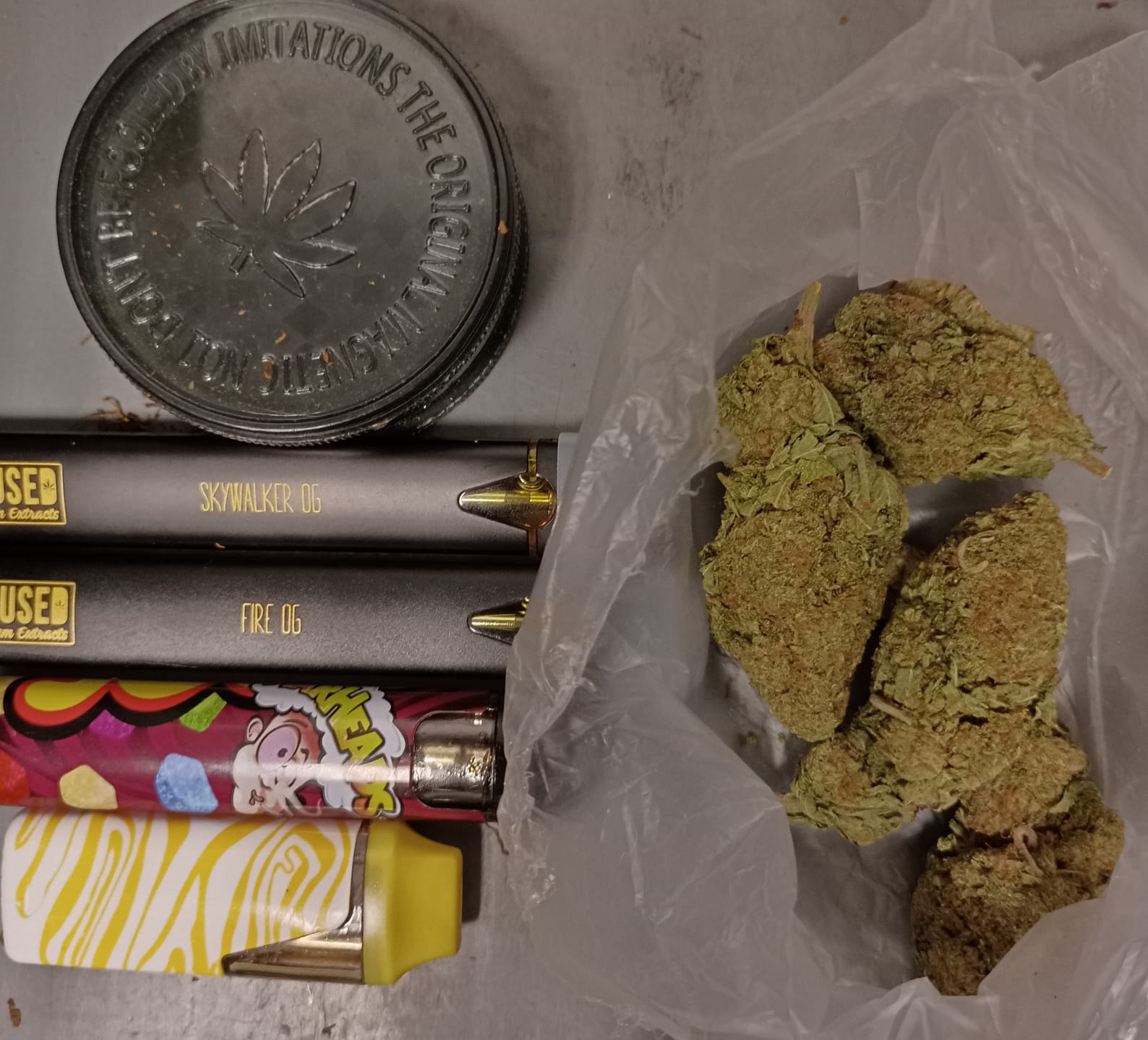 جمارك مطار الغردقة تضبط محاولتى تهريب  ماريجوانا وأدوية خاصة بالأورام