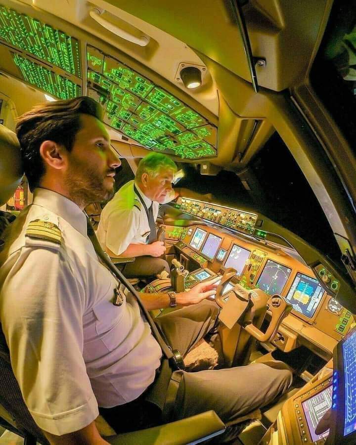 كيف يتم إمداد الطائرات بالكهرباء؟ نظام معقد يضمن سلامة الرحلات الجوية