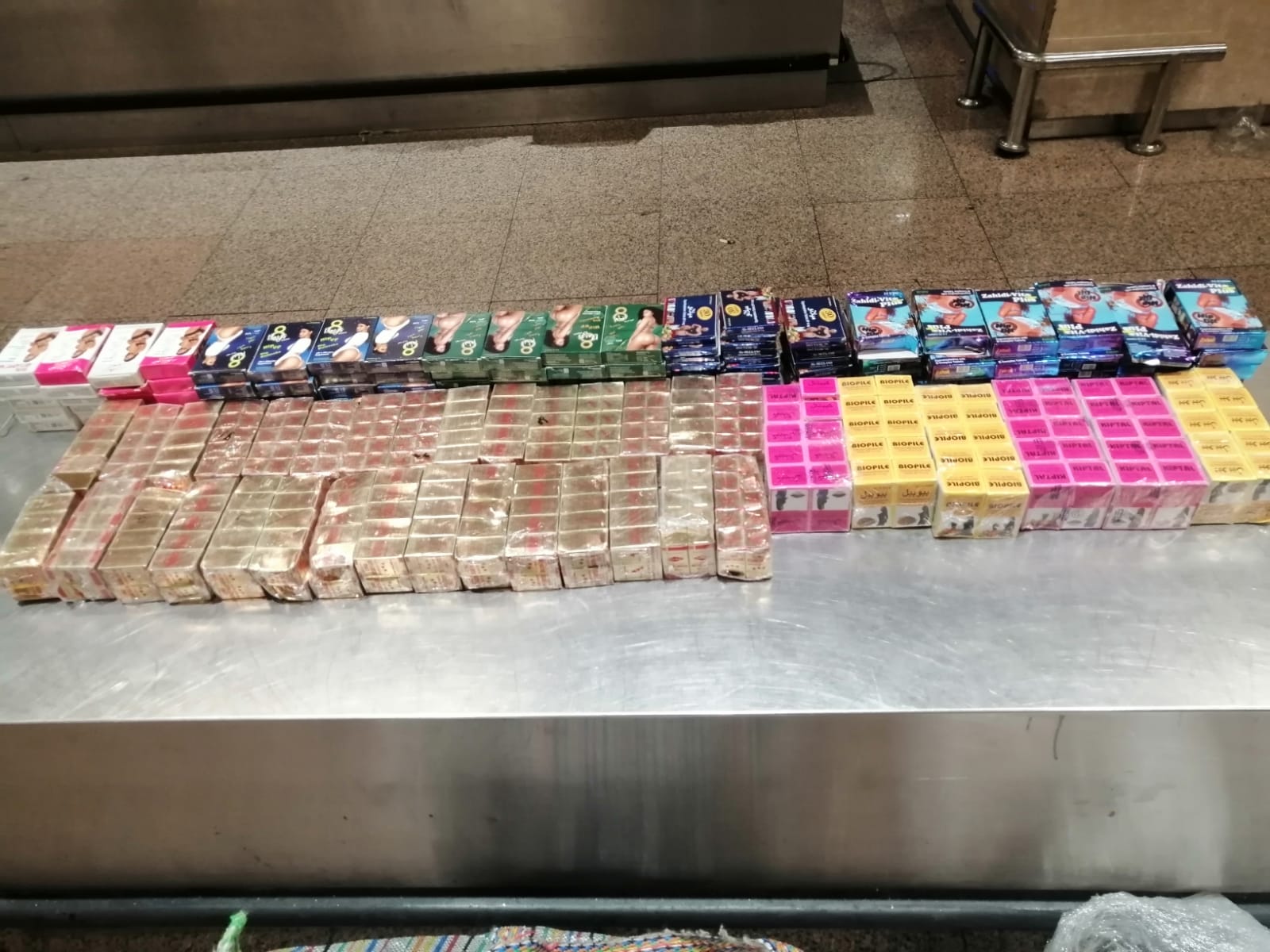 تحرير 22 محضر ضبط جمركي بمعرفة الإدارة المركزية لجمارك مطار القاهرة