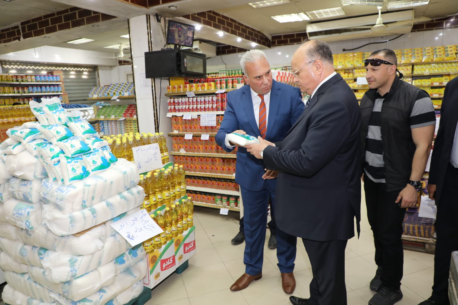 للتاكَد من توافر السلع بأسعار مخفضة .. محافظ القاهرة يتفقد أسواق مدينة نصر