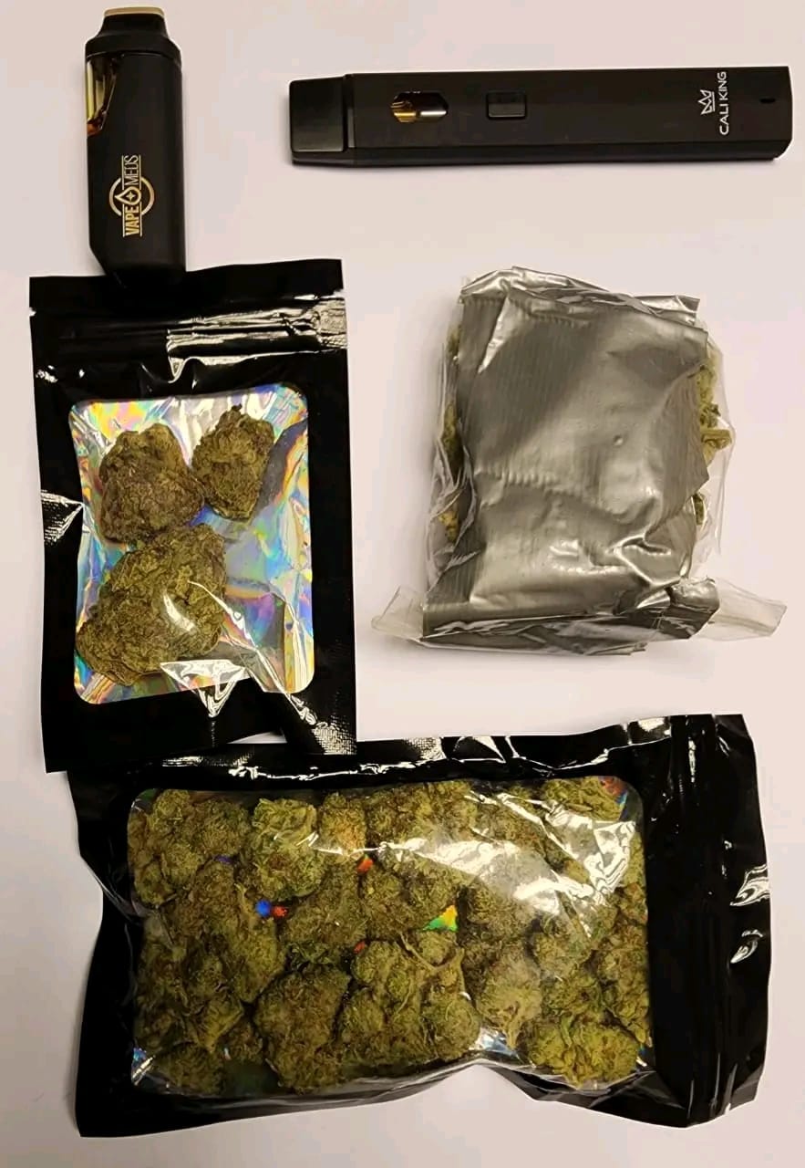 جمارك مطار الغردقة الدولى تضبط محاولتى تهريب كمية من المواد المخدرة