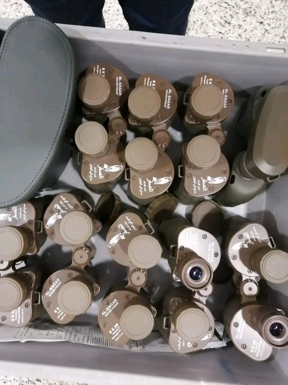 جمارك مطار برج العرب تضبط محاولة تهريب عدد من النظارات المعظمة