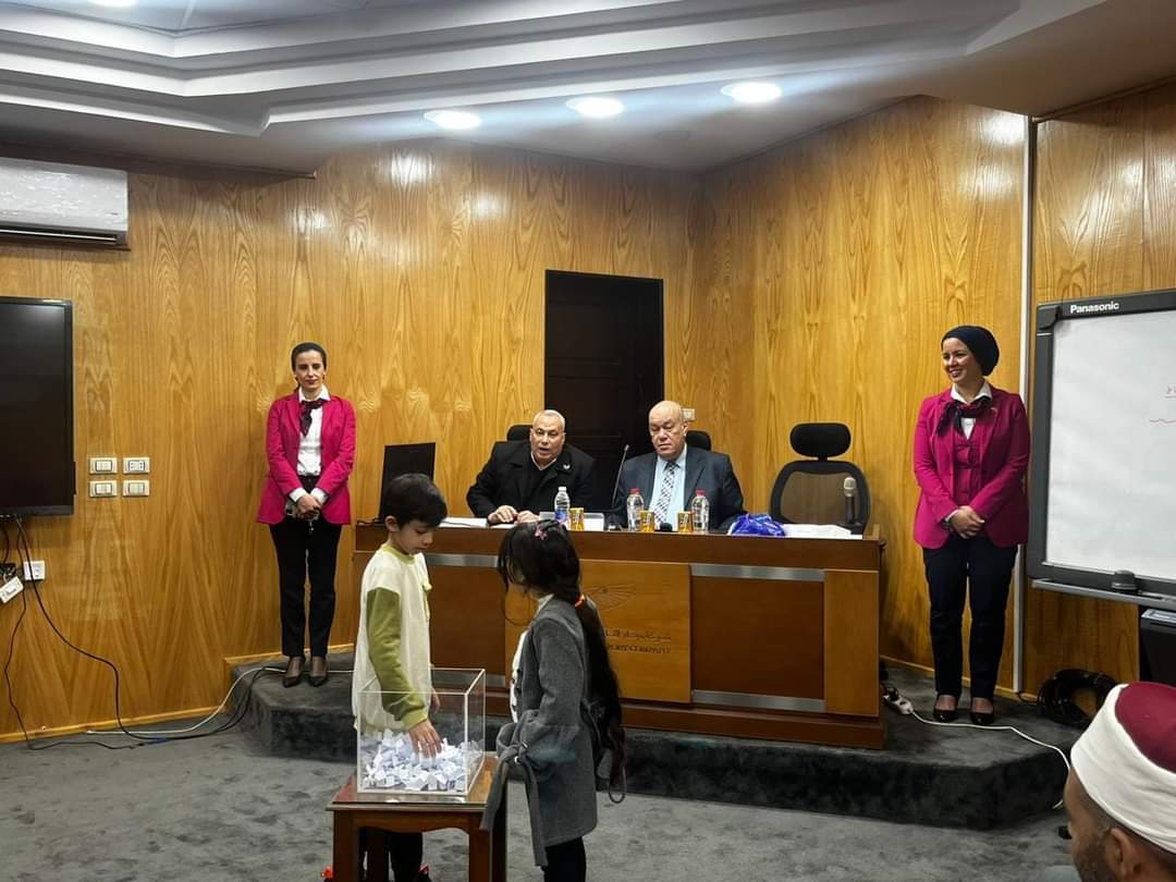 اجراء قرعة الحج للعاملين بشركة ميناء القاهرة الجوي اليوم