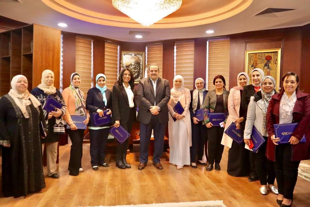 المطارات المصرية تشارك الموظفات الإحتفال بعيد الأم